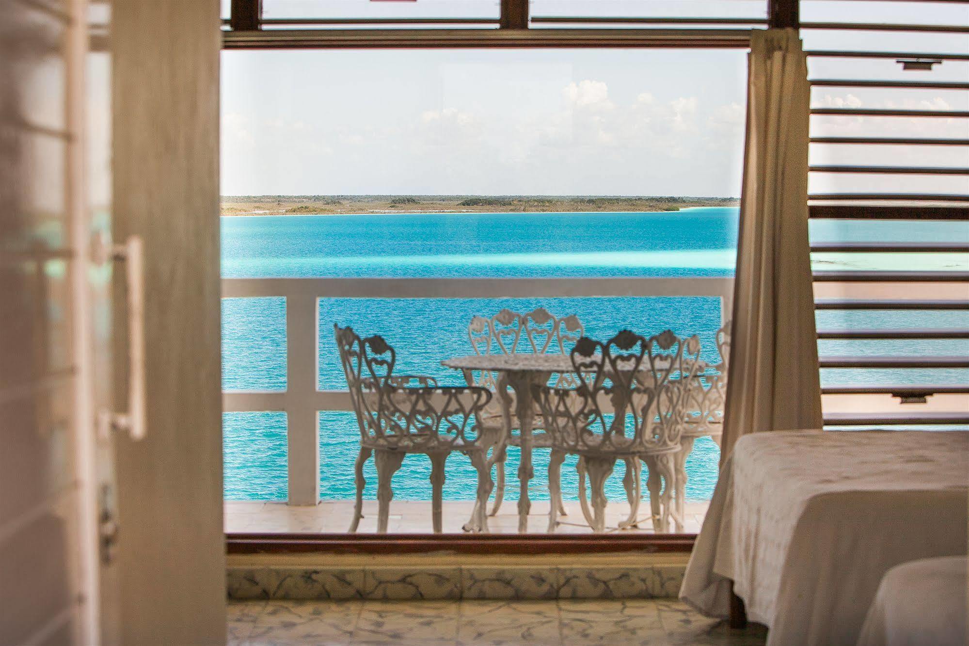 Hotel Laguna Bacalar Exteriör bild